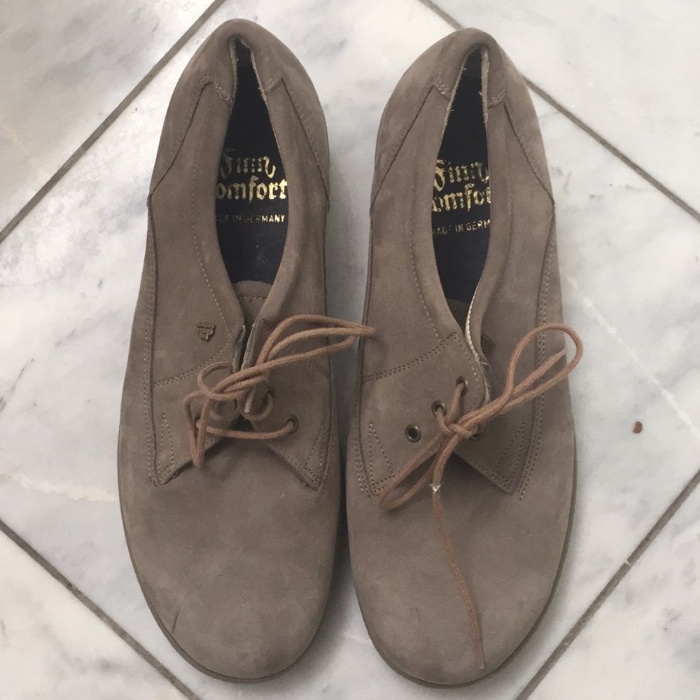 Leather sneakers